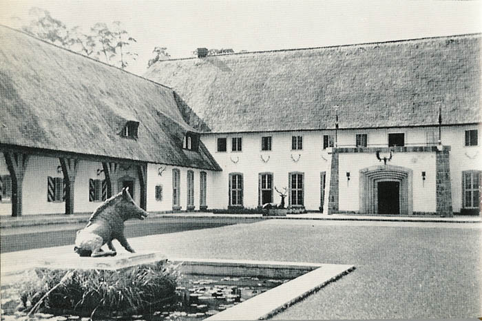 Carinhall från Borgården