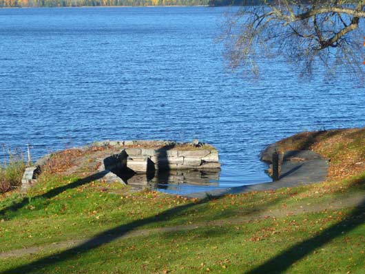 Stensatt båthamn pir.