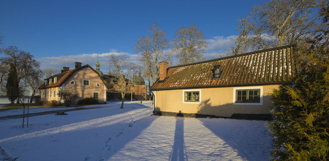 Lilla jaktflygeln, stuga och flygel